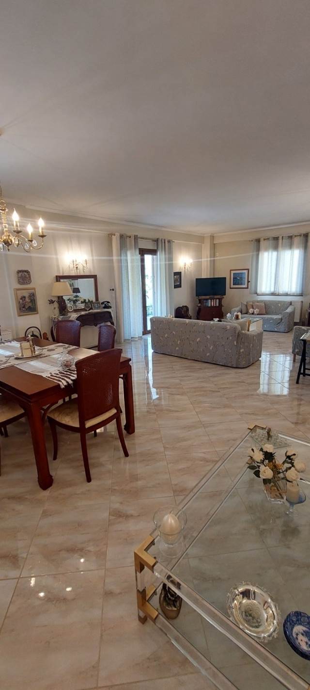 (For Sale) Residential Floor Apartment || Athens North/Agia Paraskevi - 160 Sq.m, 3 Bedrooms, 460.000€ 