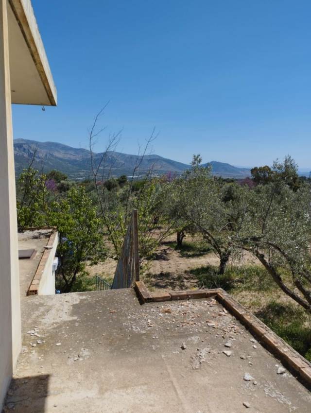 (For Sale) Residential Building ||  West Attica/Megara - 160 Sq.m, 4 Bedrooms, 170.000€ 