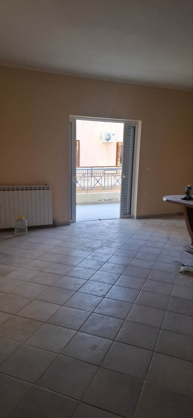 (For Sale) Residential Floor Apartment || Piraias/Piraeus - 108 Sq.m, 3 Bedrooms, 200.000€ 