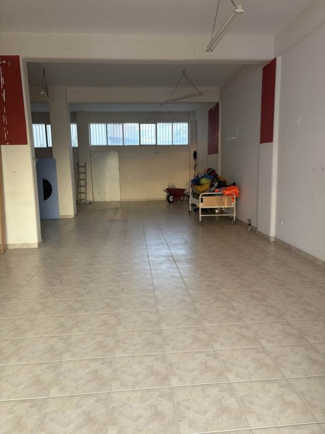 (Προς Πώληση) Επαγγελματικός Χώρος Κατάστημα || Δυτική Αττική/Άνω Λιόσια - 145 τ.μ, 400€ 